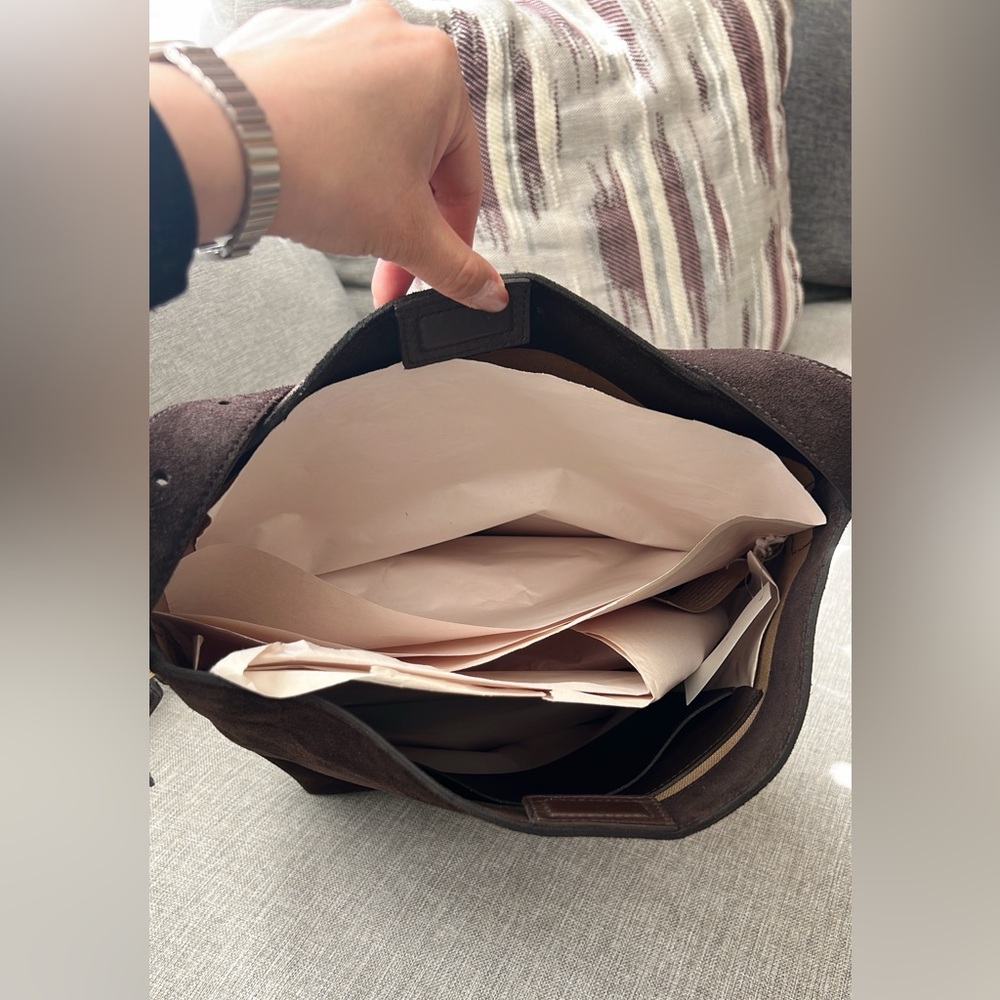 Madewell The Essential Bucket Tote - Picture 8 of 13